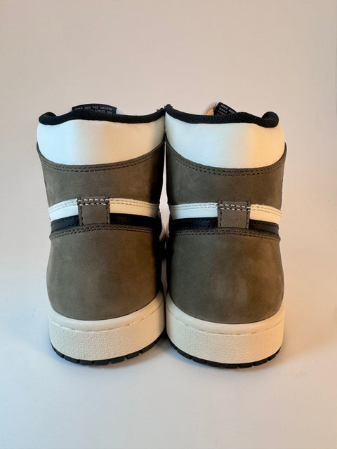 Air Jordan 1 Retro High OG 'Dark Mocha (2020)' | US M 10.5