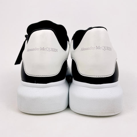 Alexander McQueen Oversized 'Black White' | EU M 42 / US M 9