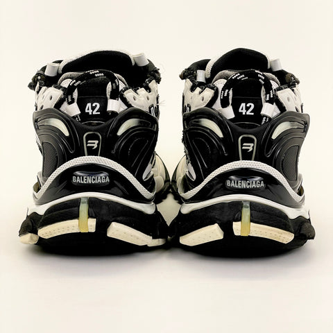 Balenciaga Runner 'Black White' | EU M 42 / US M 9
