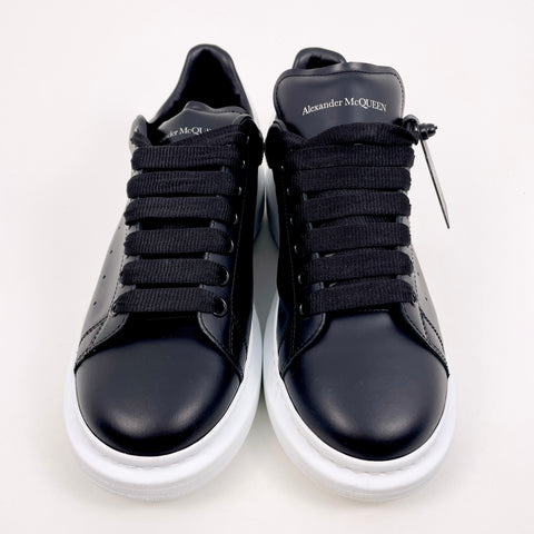 Alexander McQueen Oversized 'Black White' | EU M 42 / US M 9