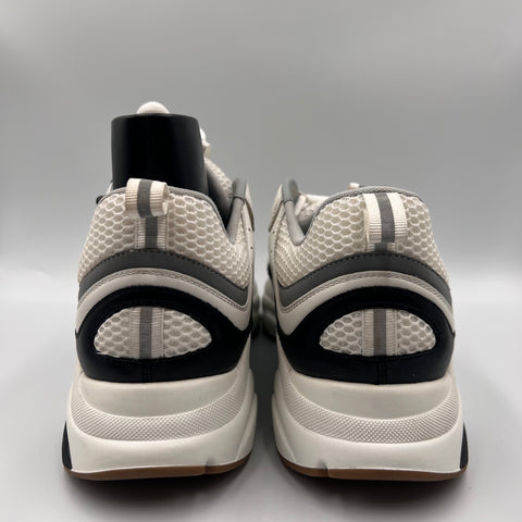 Christian Dior B22 'White Black' | EU 45 / US M 12