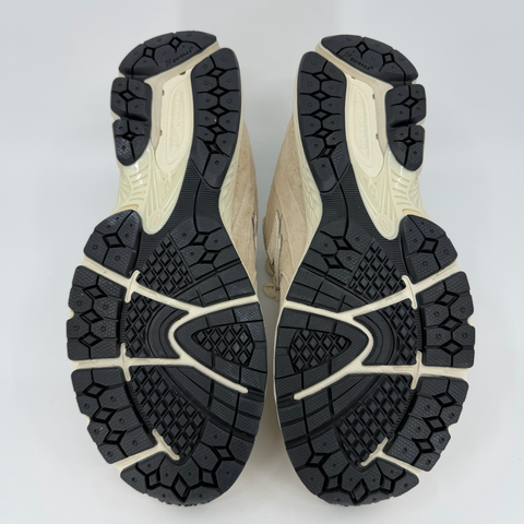 New Balance 2002R `Off White (2022)` | US M 9 (No Box)