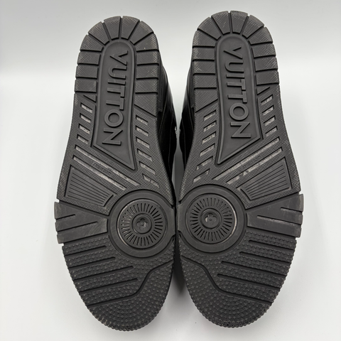 Louis Vuitton Trainer 'Black Embossed Monogram (2023)' | EU M 41 / US M 8
