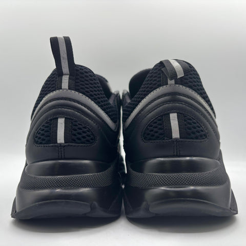 Christian Dior B22 'Black Silver' | EU M 42 / US M 9