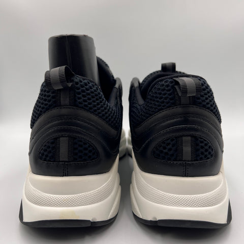 Dior B22 `Black White` | EU 43 / US M 10