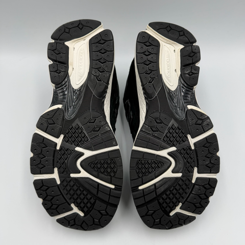 New Balance 2002R GS `Black (2023)` | US GS 7