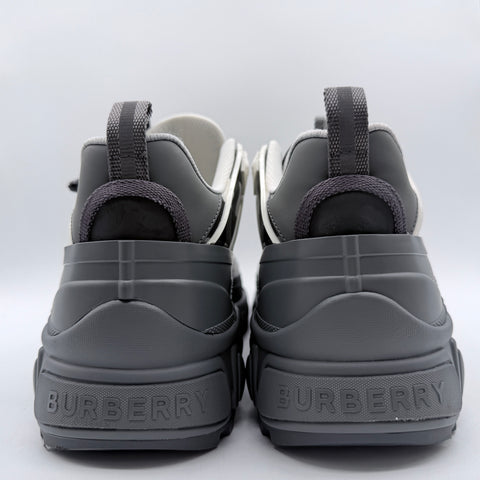Burberry Arthur Vintage Check 'Grey White Black' | EU M44 / US M11