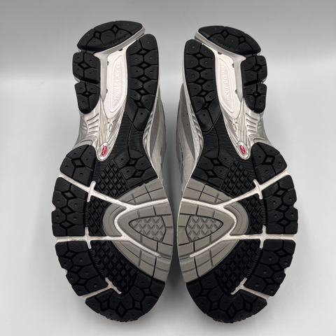 New Balance 2002R `Gore-Tex Concrete (2023)` | US M 9.5 (NB)