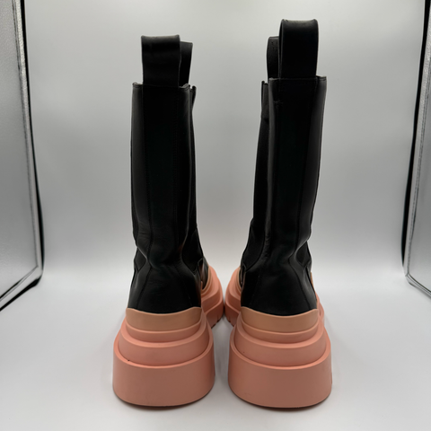 Bottega Venetta Tire Boot 'Black Pink' | EU 37 / W 7