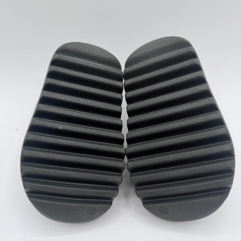 Adidas Yeezy Slide 'Onyx (Kids)' | US TD 9C (No Box)