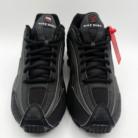 Nike Shox R4 'Black Bright Chrimson (2025)' | US GS 6.5Y
