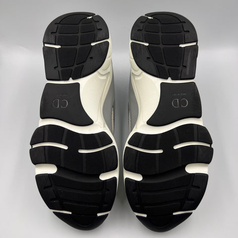 Christian Dior B22 'Pale Pink Grey' | EU M 44 / US M 11