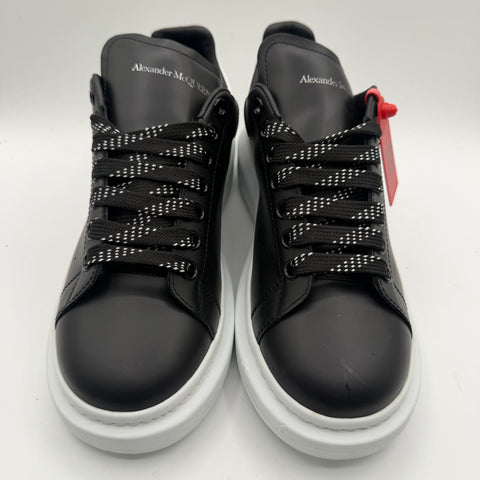 Alexander McQueen Oversized 'Black White' | EU M 42 / US M 9