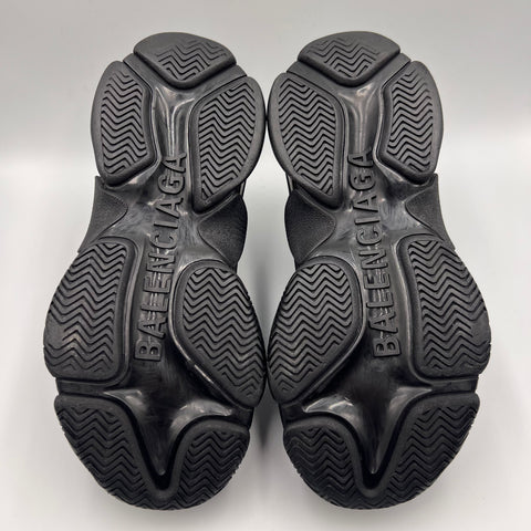 Balenciaga Triple s `Allover Logo Black` | EU 39 / US M 6